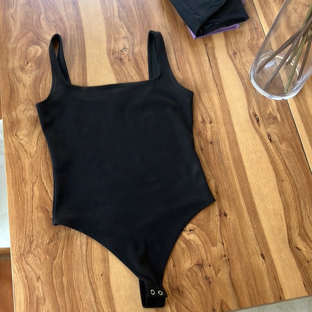 EUC Express Women’s One-Piece Bodysuit, sz Small
